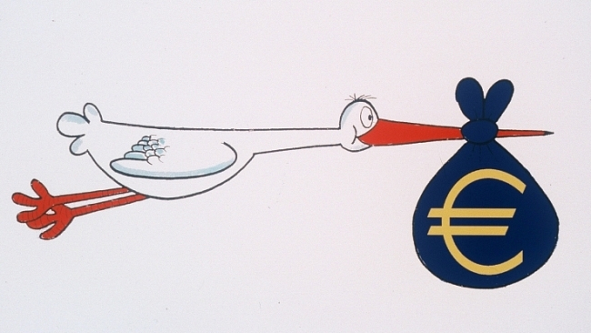 Přijmout euro? To by mělo určit referendum