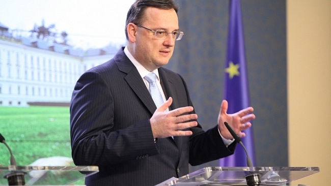 ČR zváží připojení ke smlouvě o záchraně eura