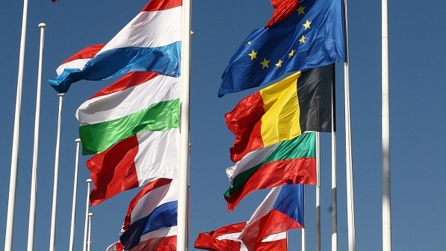 Projekt na záchranu eurozóny nevzniká demokraticky. Těžko proto uspěje