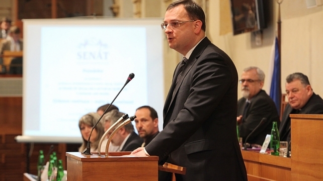 Stát těžko může dávat něco, co mu nepatří