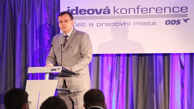 Petr Nečas varuje před snahami odborářské lobby paralyzovat stát