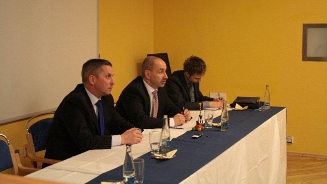 Debyrokratizujeme podnikatelské prostředí a podpoříme technické vzdělávání, sliboval ministr Kuba na Jablonecku