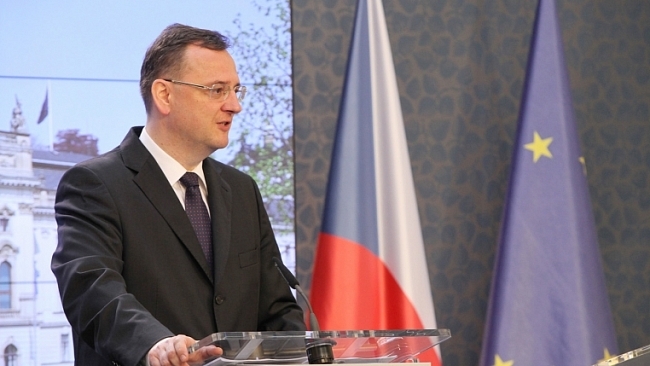 Premiér Petr Nečas vyzval státního zástupce, aby byl vyslechnut