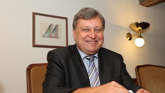 Poslanec Vladislav Vilímec prosadil návrh, který sníží administrativu na českých radnicích