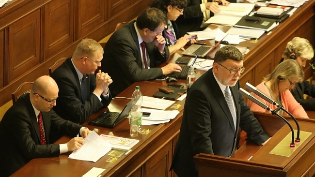 Události, komentáře: Hlasování o nedůvěře vládě