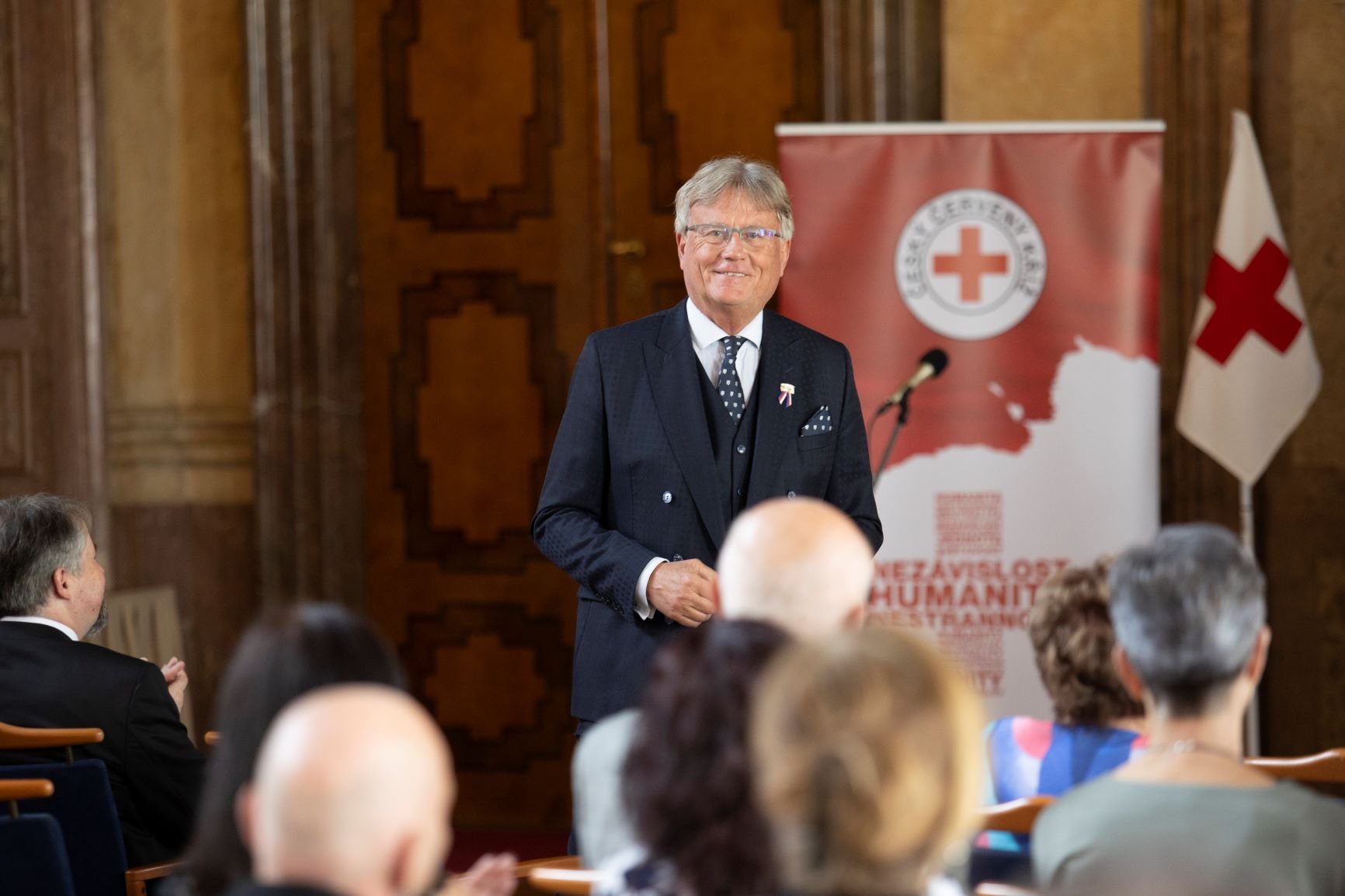 Český červený kříž v Senátu ocenil své členy a dobrovolníky za humanitární činnost