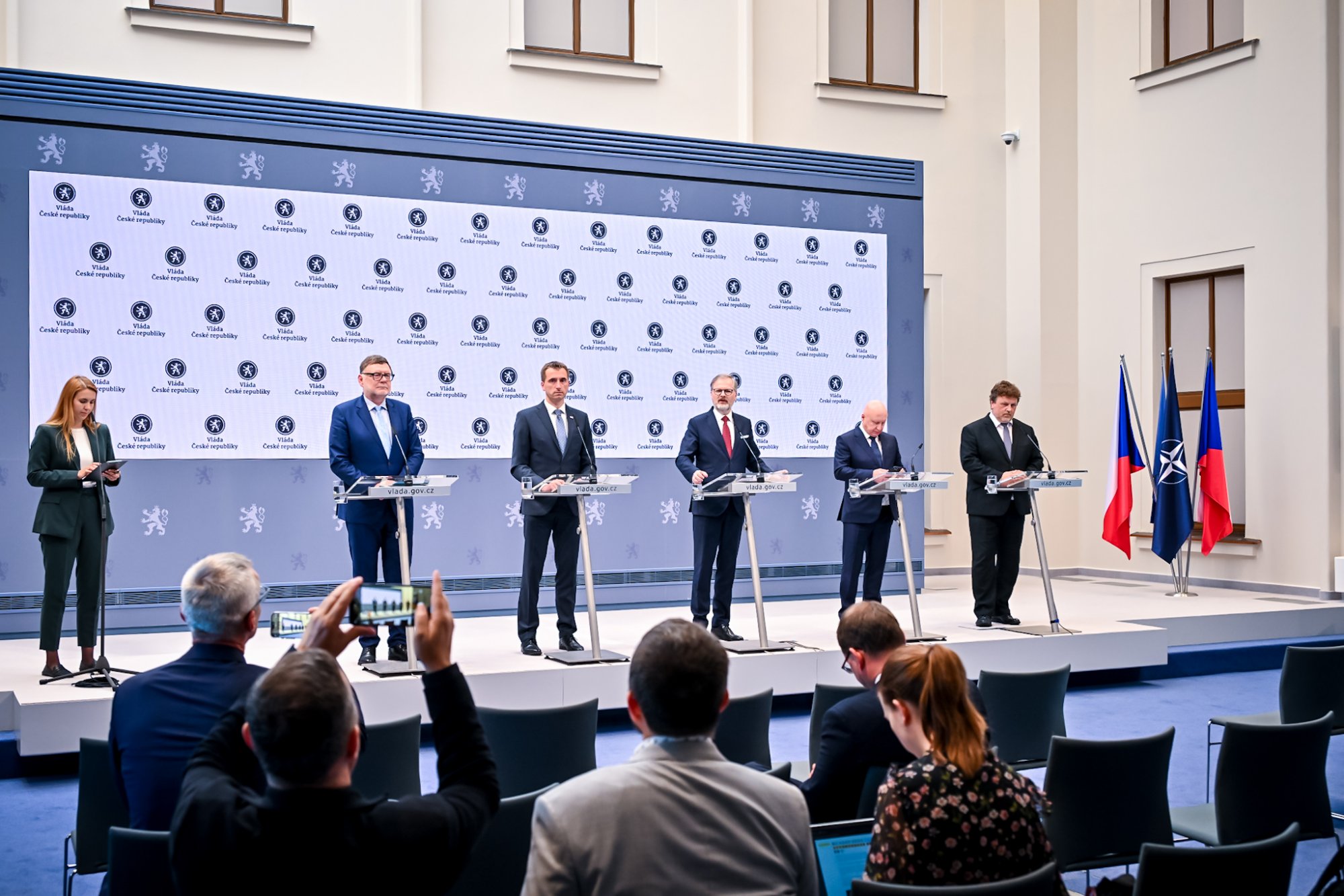 Smlouva mezi Elektrárnou Dukovany II a KHNP na výstavbu dvou nových jaderných bloků v Dukovanech podepsána