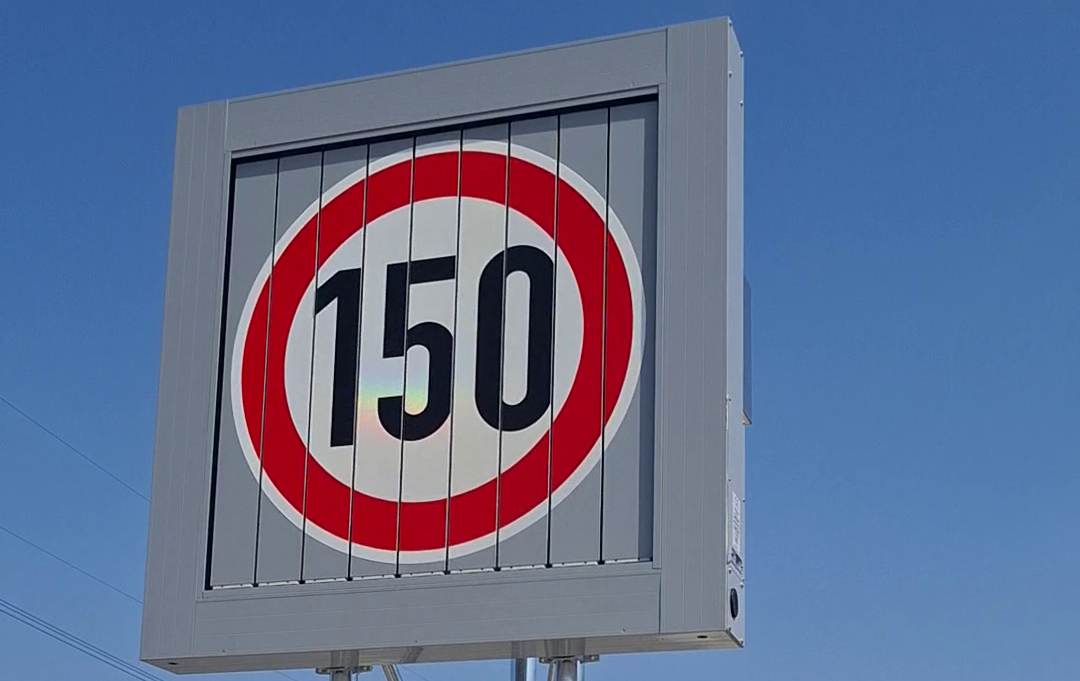 Na pravou míru Rychlostí až 150 km/h mohou řidiči zkušebně projet po dálnici D3