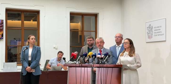 Střet zájmů Andreje Babiše může vážně narušit důvěru veřejnosti ve fungování státu, mimořádná schůze je nevyhnutelná