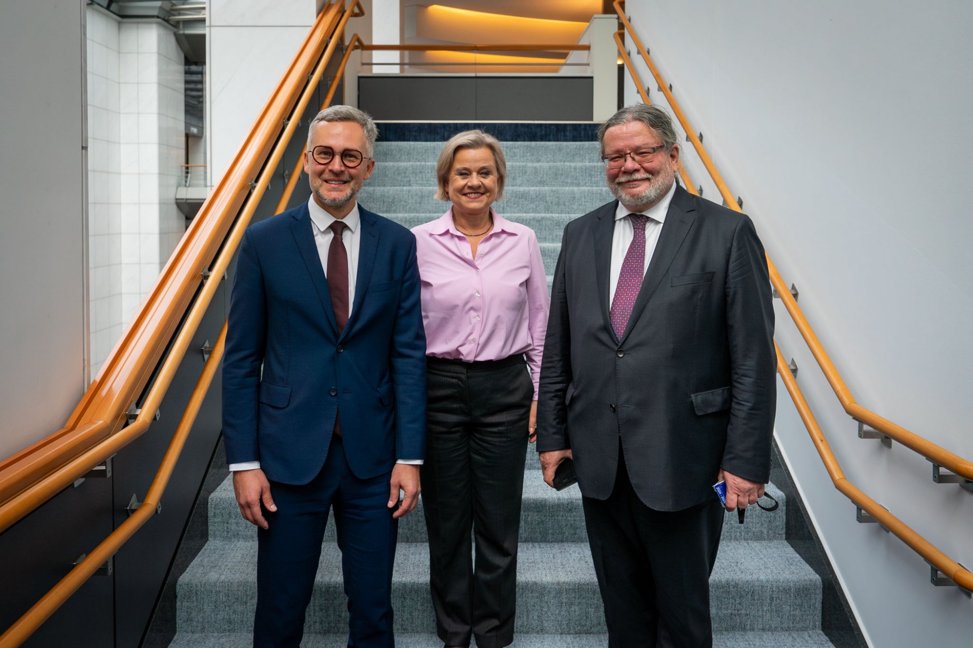 Europoslanecký klub ODS: Bezpečnost nezletilých neospravedlňuje cenzuru. Za děti odpovídají rodiče, ne úředníci v Bruselu