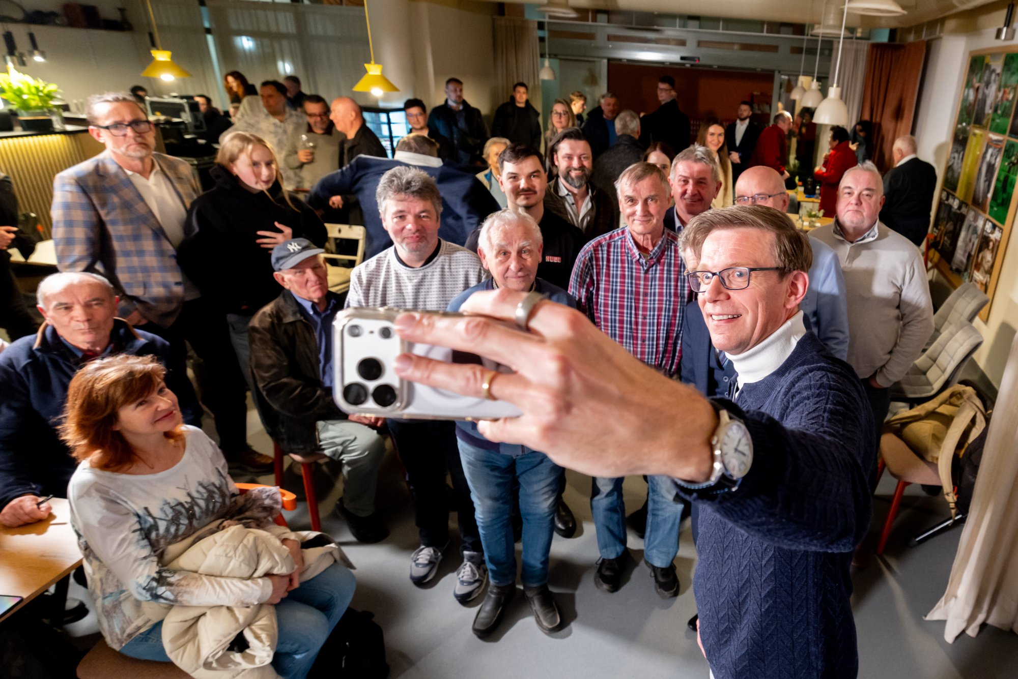 KUPKA JEDE ZA VÁMI: Martin Kupka navštívil Vysočinu – potkal se s podnikateli, navstívil domov pro seniory a stavbu dopravního terminálu, den zakončil debatou s veřejností v Jihlavě