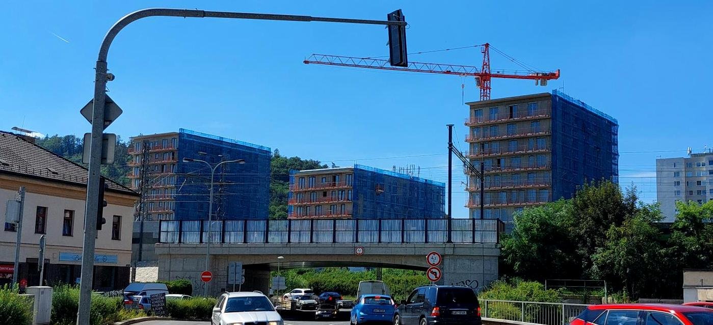 Zeptejte se na radnici: Má Radotín dostupné obecní byty? Jak se změní lokalita u nádraží?