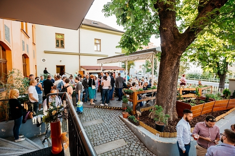 Fotogalerie: Petr na grilu v Praze