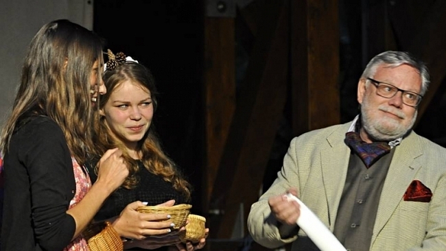 JIŘÍ OBERFALZER: OD DIVADELNÍCH ROLÍ K ROLI SENÁTORA