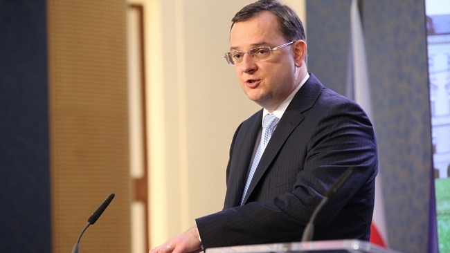 Premiér: Ohrožení nezávislosti ČNB kvůli přímé volbě prezidenta by bylo nezodpovědné