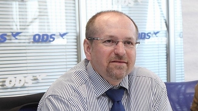 Sebepropagace hejtmana Ratha stojí Středočechy desetimiliony ročně
