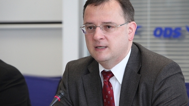 Nejsem pyšný na to, co jako politici předvádíme