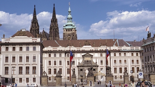 Český prezident s dvojím občanstvím? Nepřijatelné!