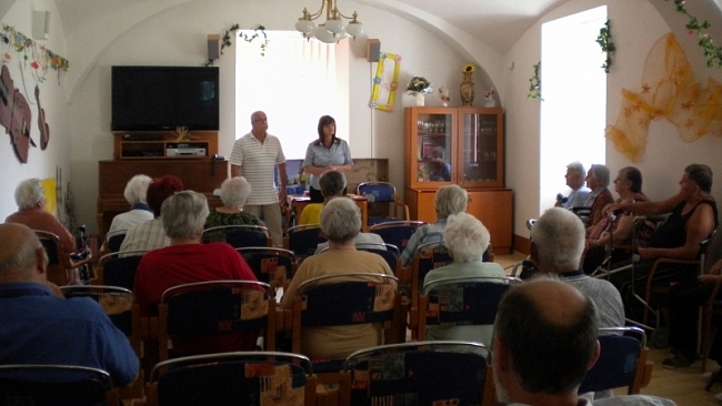 Přednáška MUDr. Jiřího Bintera v Domově pro seniory v Kadani