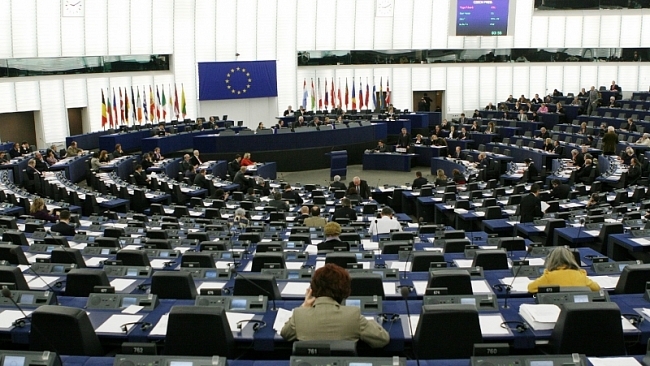 Nigel Farage, kladivo na EU