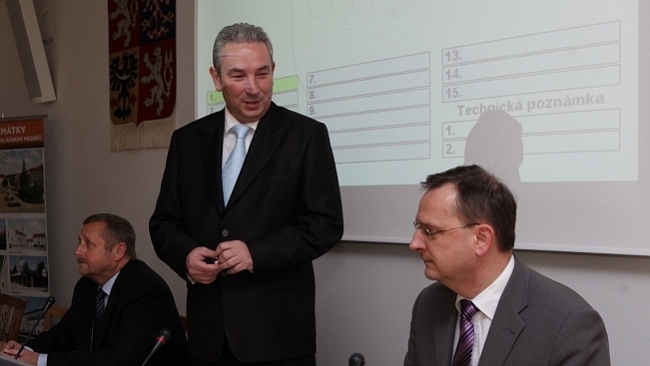 Starosta Valašského Meziříčí požádal podnikatele o pomoc, a to kvůli konci firmy Schott