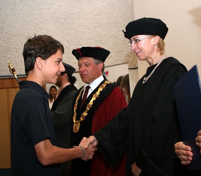 „Promovali“ absolventi letní Dětské univerzity
