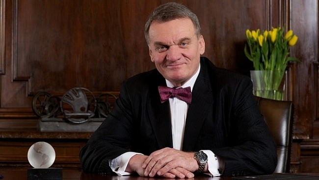 Politika je jiná, než jak si ji představují manipulátoři z pozadí