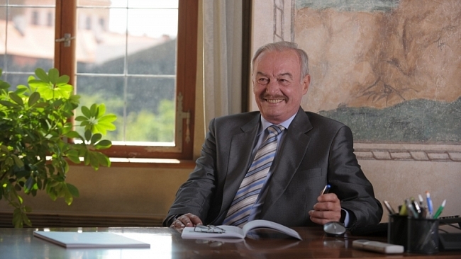 Pokud by komunisté získali moc, jako prezident bych zvažoval abdikaci