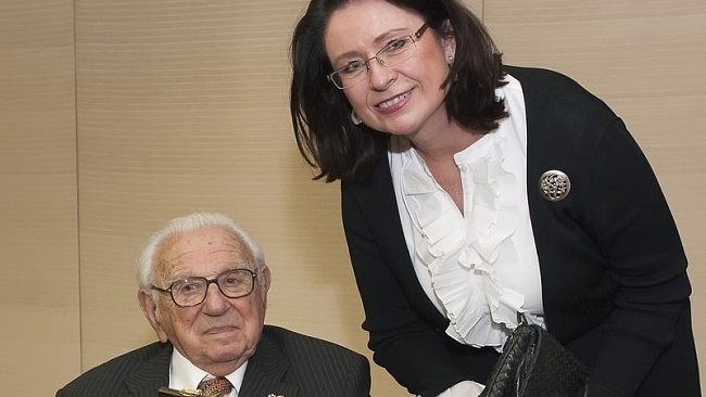 Předsedkyně Poslanecké sněmovny PČR odeslala k rukám předsedy Nobelova výboru
nominaci sira Nicholase Wintona na Nobelovu cenu