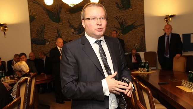 Poslanecká sněmovna ve druhém čtení projednala pozměňovací návrh na využití registračních poplatků z vozidel