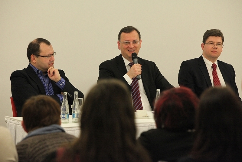 Stovka členů diskutovala s předsedou v Plzni