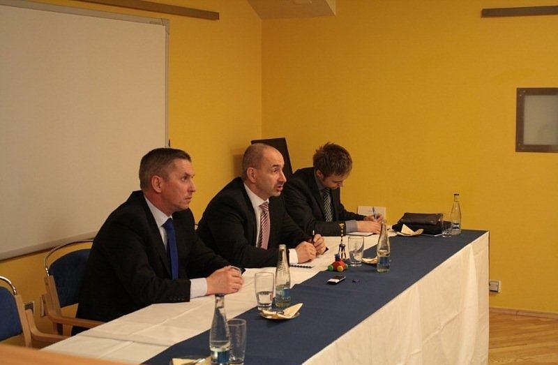 Ministr Kuba a senátor Zeman: Zastavte byznys s chudobou v ubytovnách