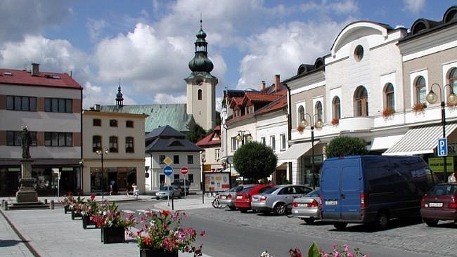 Rožnov zaměstnává uchazeče o tzv. veřejně prospěšné práce