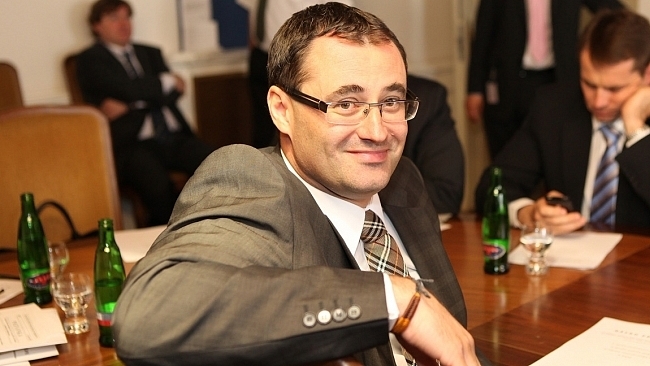 Kuřák je závislý proto, že mu to stát umožnil