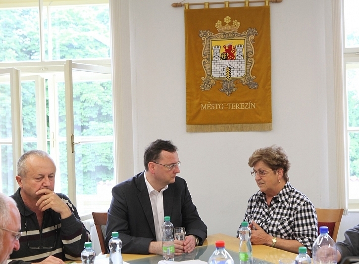 Máme okamžitě 4 miliardy na odstraňování škod