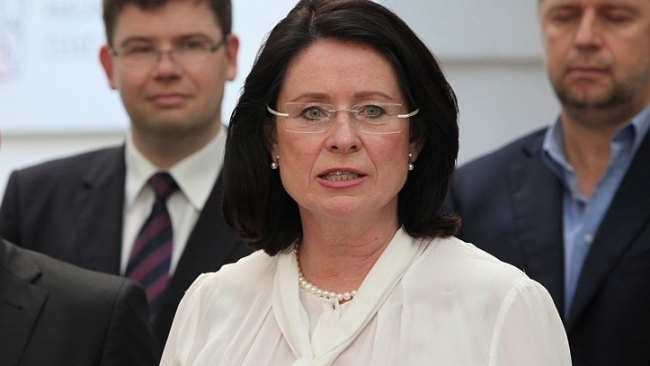 Dosazení R. Augustina na post šéfa Úřadu vlády je důkazem propojení vlády, prezidenta a strany SPOZ