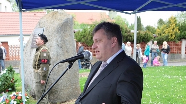 Dvacet dva let v pravicové straně