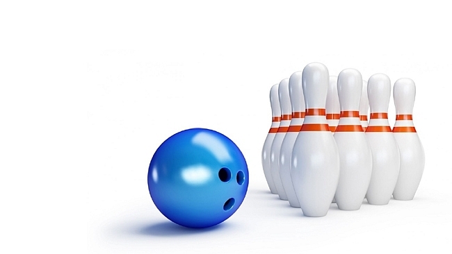 Kraj platí zaměstnancům bowling