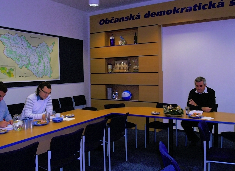 Setkání s novináři před jednáním zastupitelstva města