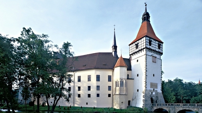 POZVÁNKA NA PRAVICOVÝ KLUB DO BLATNÉ