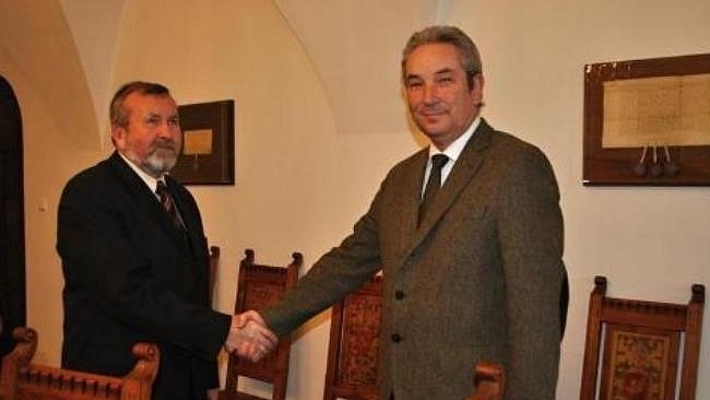 Valašské Meziříčí a Poličná definitivně ukončily spor o majetek