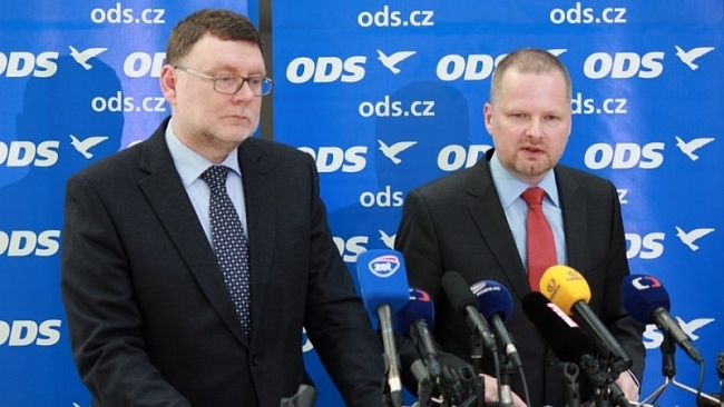 Za každý den koaliční vlády se státní aparát rozrůstá o dva úředníky