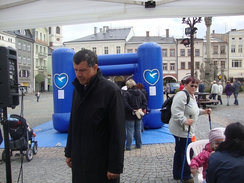 V Trutnově se skákalo, v Hradci utíkalo před deštěm