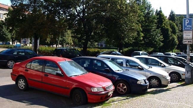 Zásady zřizování zón placeného stání v Praze a nový ceník pro tato stání,
jak bylo navrženo na schválení na dnešní Radu hl. m.