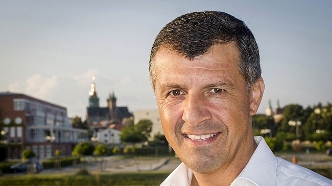 Vlasák vede v preferencích