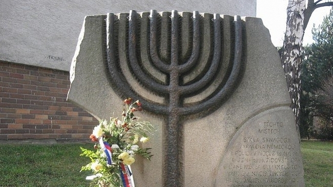 Vzpomínka na 76. výročí vypálení vsetínské synagogy