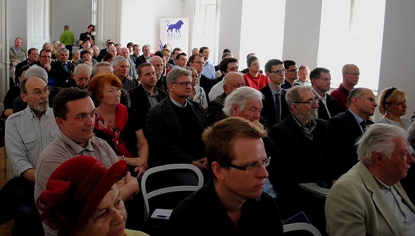 Konference ODS o české zahraniční politice: Nejasnou zahraniční politiku si Česko už nemůže dovolit, řekl Petr Fiala