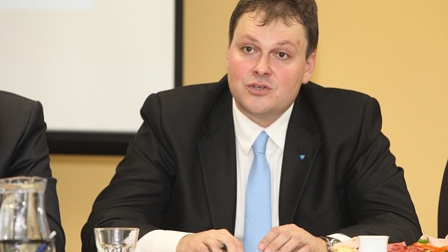 Interpelace na ministra průmyslu a obchodu ve věci obětí pyramidových společností