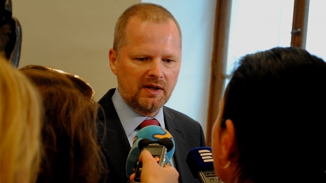Ministr Stropnický by měl rezignovat a nezamotávat se dál do svých výmluv