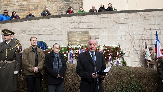 Pietní shromáždění u příležitosti 68. výročí pochodu studentů za svobodu a demokracii na Pražský hrad dne 25. února 1948